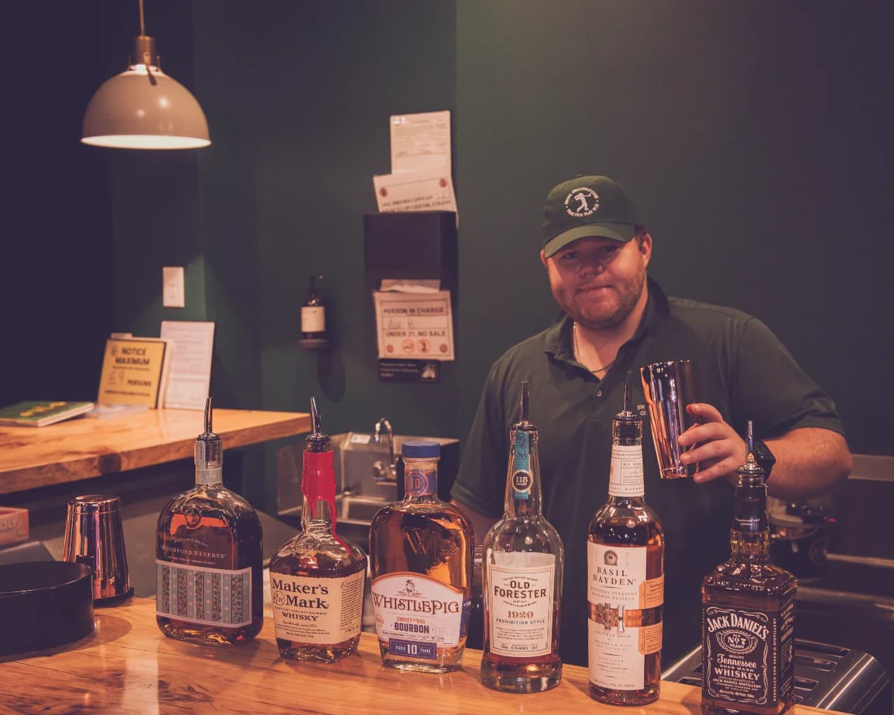 Swing Away Golf — full bar with draft beer, pitchers and a bourbon selection